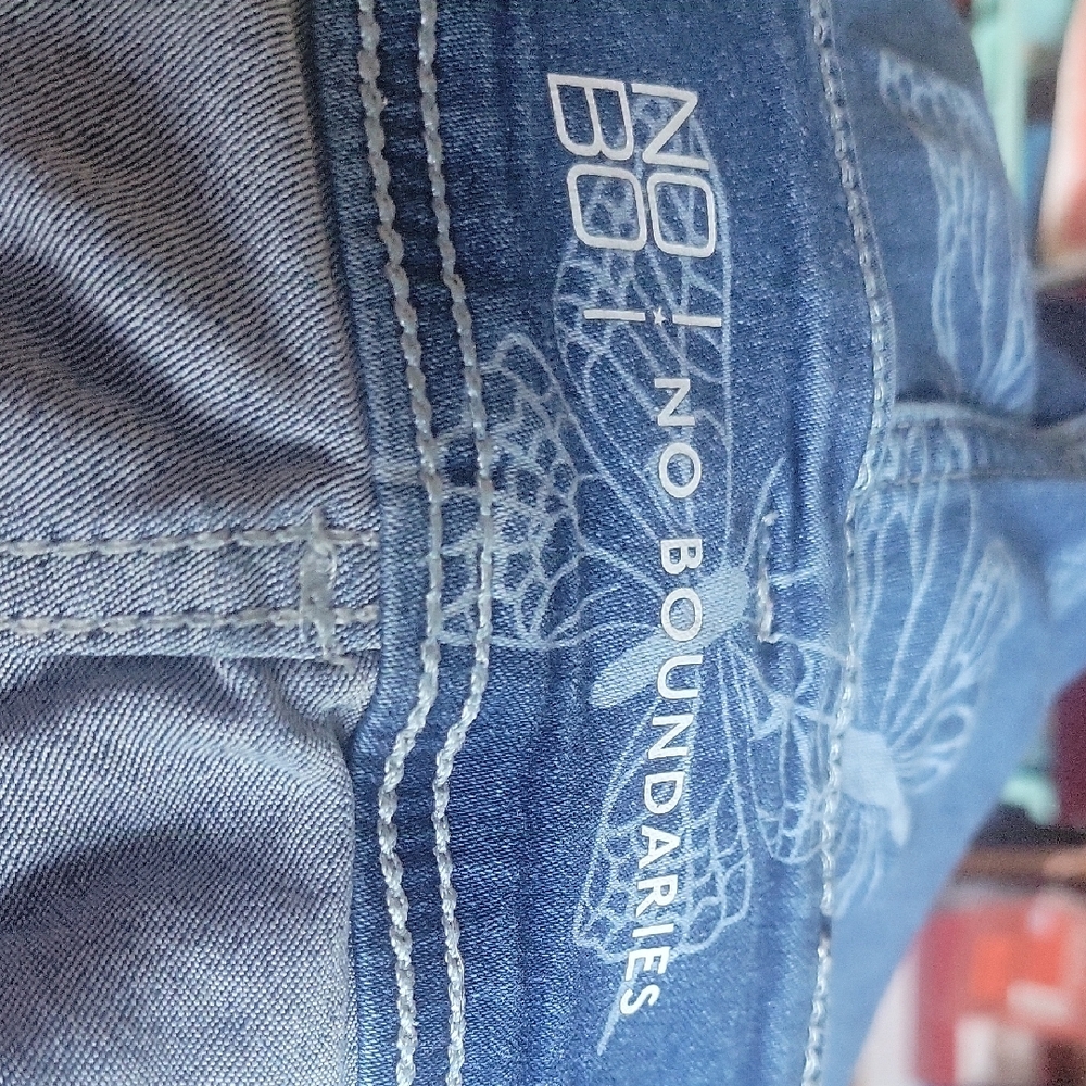 No Boundaries Denim Womens Jeans with Embroidery